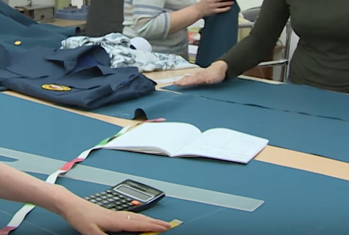 работа в цеху кипит