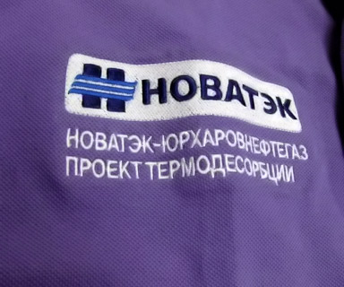 вышивка на футболках поло
