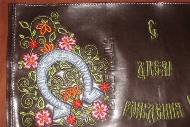 компьютерная вышивка на коже в Москве